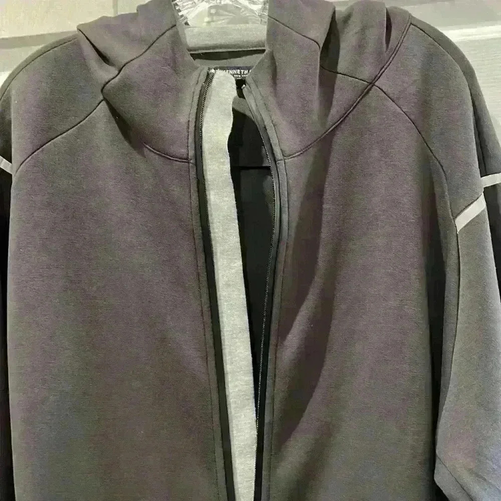 Kenneth Cole Zip Front Sweatshirt. Size L - Picture 8 of 13